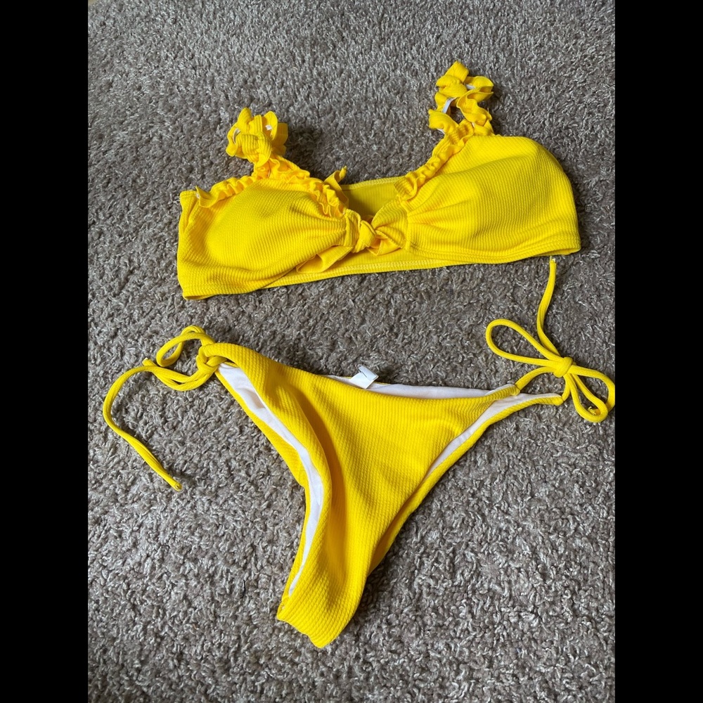 Yello bikini